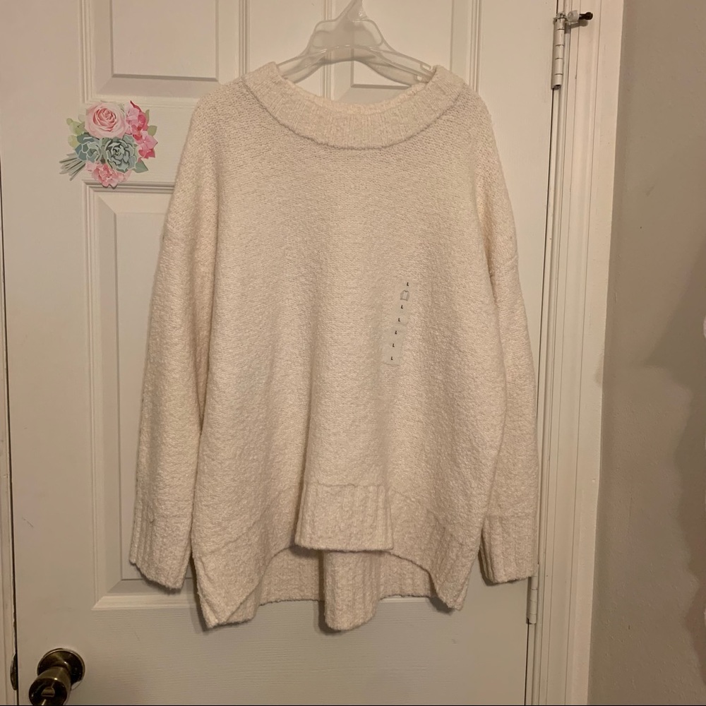 Old Navy Snow White Knitted Sweater